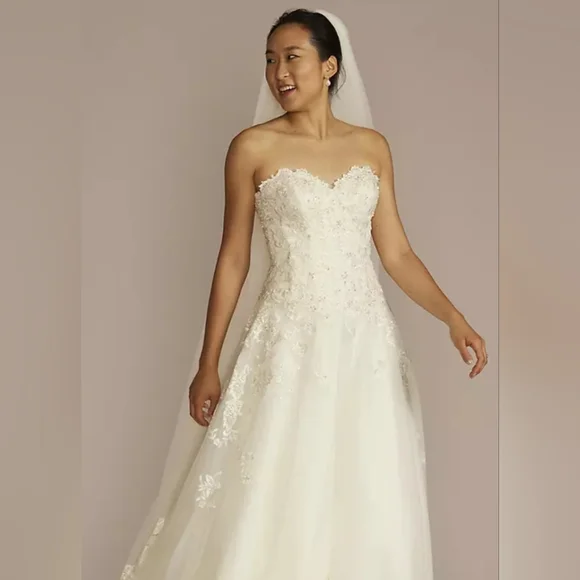 David's Bridal | Dresses | Elegant Strapless Lace Applique Wedding Dress |  Poshmark